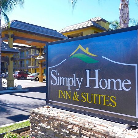 Simply Home Inn & Suites - Riverside Luaran gambar