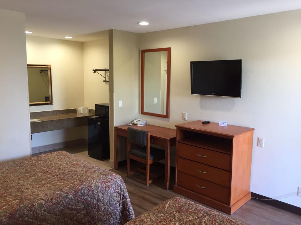 Simply Home Inn & Suites - Riverside Bilik gambar