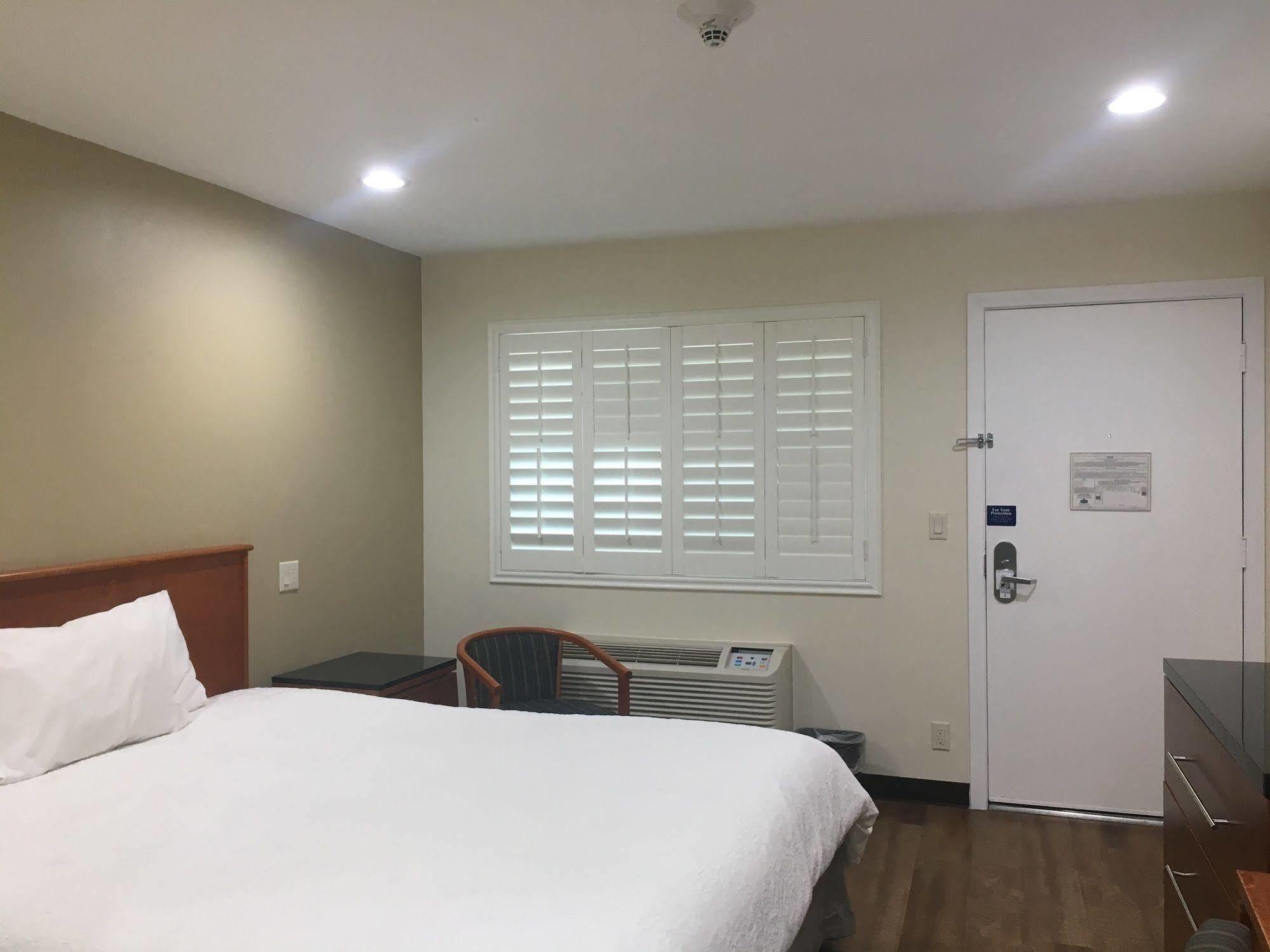 Simply Home Inn & Suites - Riverside Luaran gambar