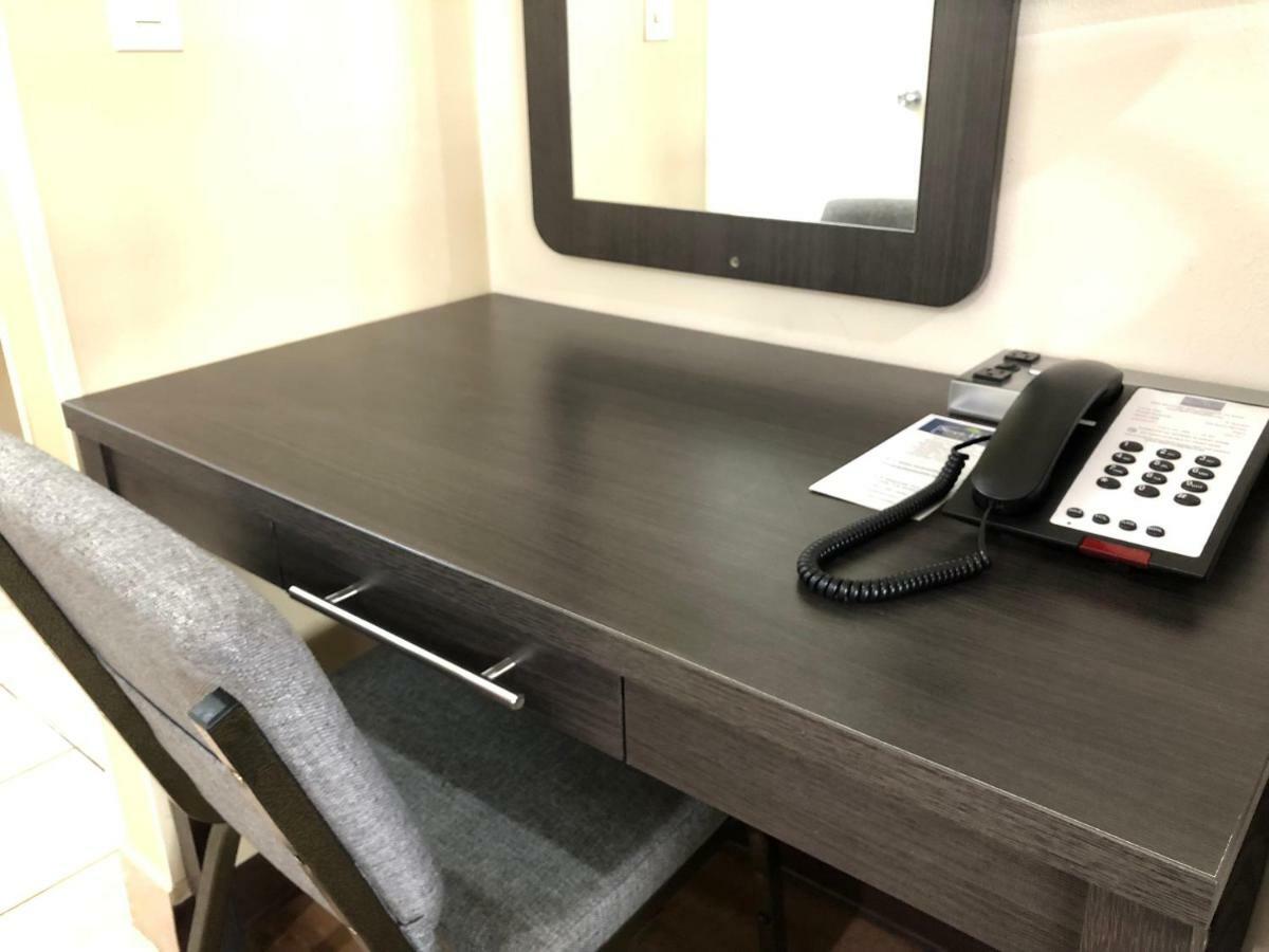 Simply Home Inn & Suites - Riverside Luaran gambar
